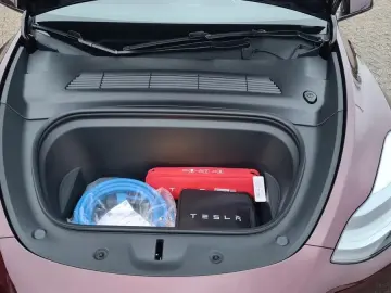 TESLA Model Y SR 2WD