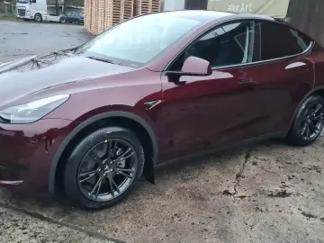 TESLA Model Y SR 2WD