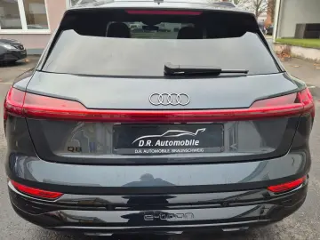 AUDI Q8 e-tron CAM Virtuall Matrix APP Quattro