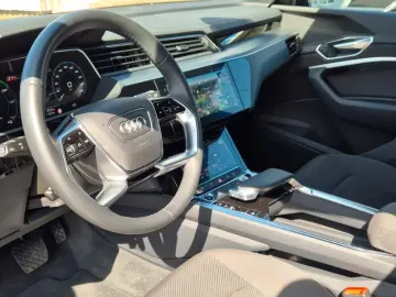 AUDI Q8 e-tron CAM Virtuall Matrix APP Quattro