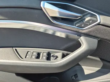 AUDI Q8 e-tron CAM Virtuall Matrix APP Quattro