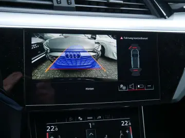 AUDI Q8 e-tron 50 S line quattro LED NAVI KAMERA SHZG