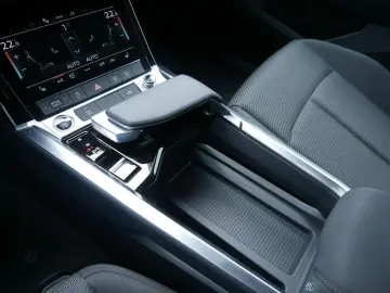 AUDI Q8 e-tron 50 S line quattro LED NAVI KAMERA SHZG