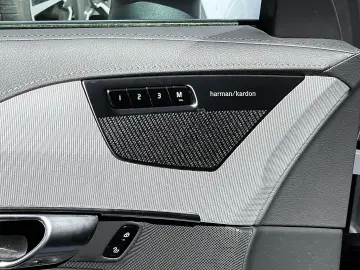 VOLVO XC90 Plus Bright Recharge Plug-In Hybrid AWD T8