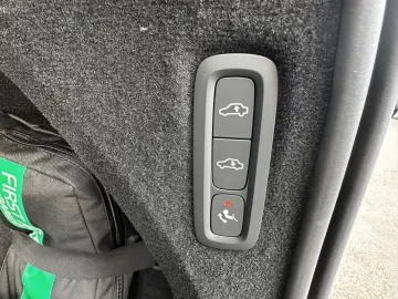 VOLVO XC90 T8 AWD Ultra 22 Pano Luft AHK 360  HUD Mass