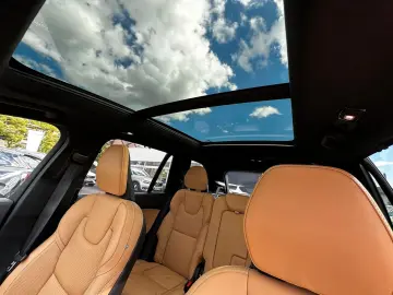 VOLVO XC90 T8 AWD Ultra 22 Pano Luft AHK 360  HUD Mass