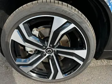 VOLVO XC90 T8 AWD Ultra 22 Pano Luft AHK 360  HUD Mass