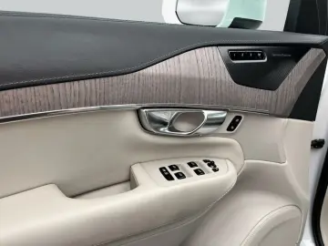 VOLVO XC90 T8 AWD Recharge Plus Bright