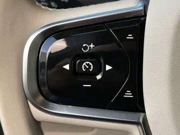 VOLVO XC90 T8 Recharge AWD Core  AHK Standh. ACC Kamer