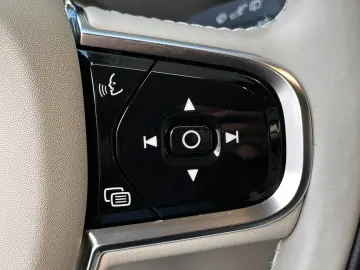 VOLVO XC90 T8 Recharge AWD Core  AHK Standh. ACC Kamer