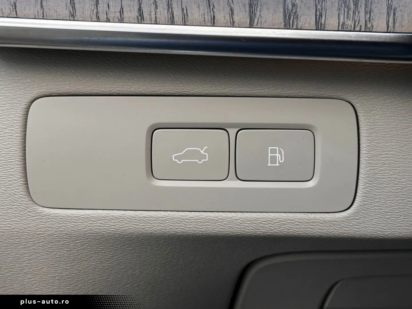 VOLVO XC90 T8 Recharge AWD Core  AHK Standh. ACC Kamer