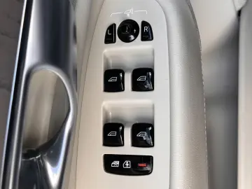 VOLVO XC90 T8 Recharge AWD Core  AHK Standh. ACC Kamer