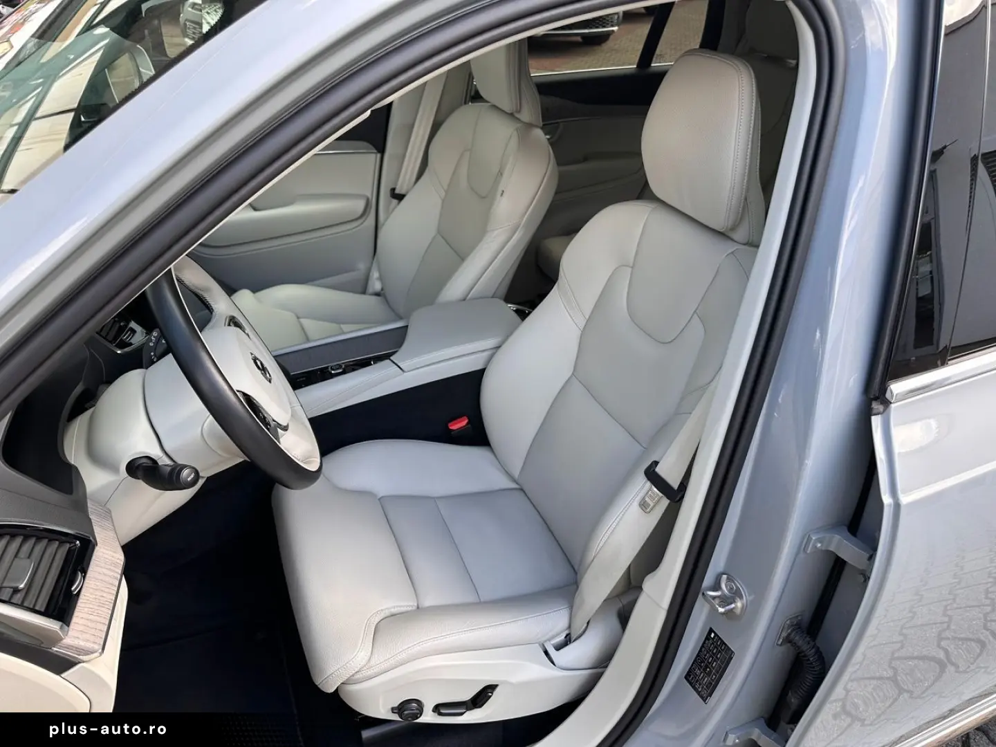 VOLVO XC90 T8 Recharge AWD Core  AHK Standh. ACC Kamer
