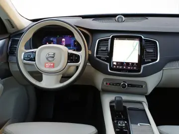 VOLVO XC90 T8 Ultimate Dark Plug-In Hybrid AWD