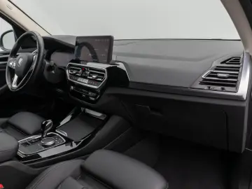 BMW X3 xDrive30i