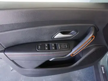 DACIA DUSTER 1.3 TCe 150CP Extreme 4WD