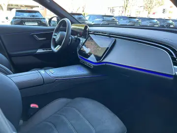 MERCEDES-BENZ E 220 d Limo AMG Line Adv AHK Distr 19
