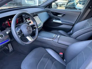 MERCEDES-BENZ E 220 d Limo AMG Line Adv AHK Distr 19