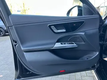 MERCEDES-BENZ E 220 d Limo AMG Line Adv AHK Distr 19