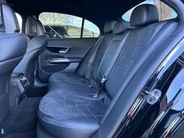 MERCEDES-BENZ E 220 d Limo AMG Line Adv AHK Distr 19