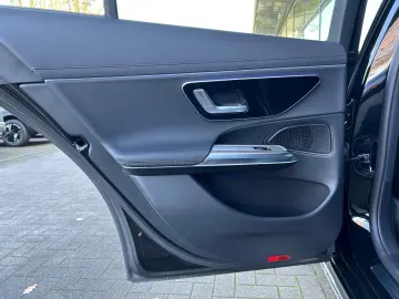 MERCEDES-BENZ E 220 d Limo AMG Line Adv AHK Distr 19