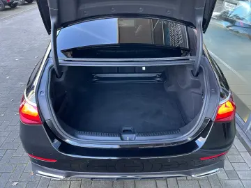 MERCEDES-BENZ E 220 d Limo AMG Line Adv AHK Distr 19