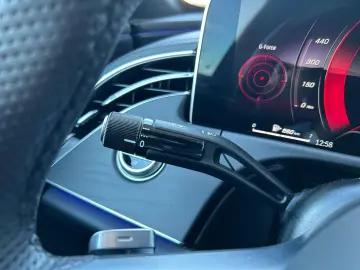 MERCEDES-BENZ E 220 d Limo AMG Line Adv AHK Distr 19