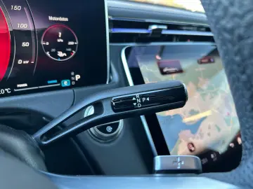 MERCEDES-BENZ E 220 d Limo AMG Line Adv AHK Distr 19