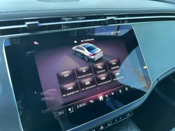 MERCEDES-BENZ E 220 d Limo AMG Line Adv AHK Distr 19