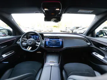 MERCEDES-BENZ E 220 d AMG Sport AHK Distr. LED Navi