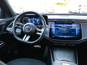 MERCEDES-BENZ E 220 d AMG Sport AHK Distr. LED Navi