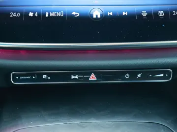 MERCEDES-BENZ E 220 d AMG Sport AHK Distr. LED Navi