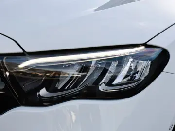 MERCEDES-BENZ E 220 d AMG Sport AHK Distr. LED Navi