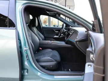 MERCEDES-BENZ E 300 e T AMG Sport AHK Distr. LED Navi