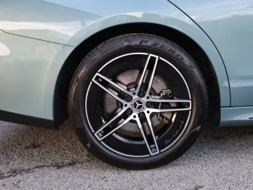 MERCEDES-BENZ E 300 e T AMG Sport AHK Distr. LED Navi