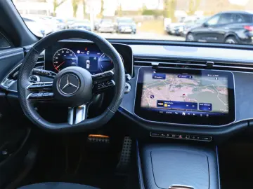 MERCEDES-BENZ E 300 e T AMG Sport AHK Distr. LED Navi