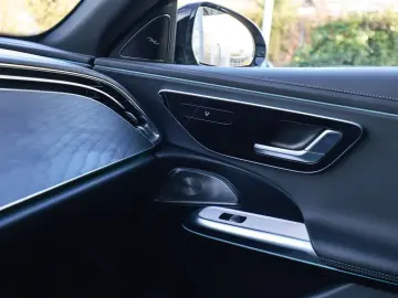 MERCEDES-BENZ E 300 e T AMG Sport AHK Distr. LED Navi