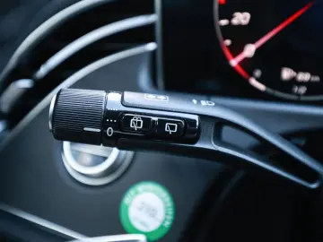 MERCEDES-BENZ E 300 e T AMG Sport AHK Distr. LED Navi