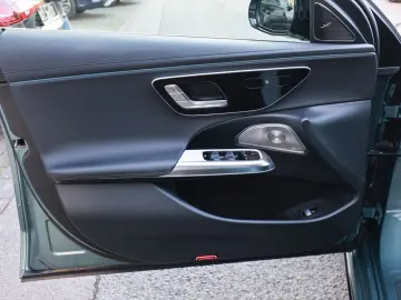 MERCEDES-BENZ E 300 e T AMG Sport AHK Distr. LED Navi