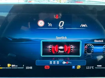 MERCEDES-BENZ C 200 d AMG  Pano Night 19