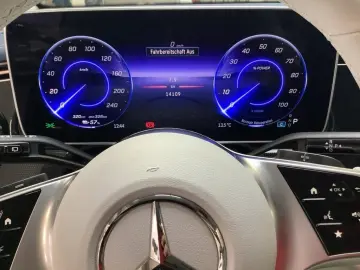 MERCEDES-BENZ EQE 300 SUV Electric Art LED 360 K AHK