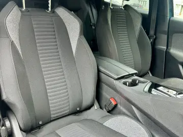 Peugeot 3008 2021 Conversie la lantul de 8 Rate Garantie