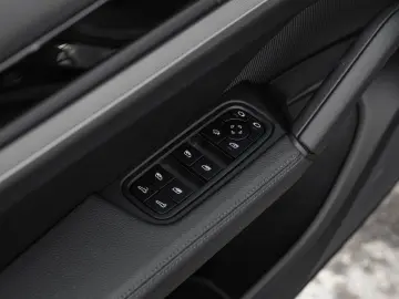 PORSCHE Cayenne Panorama Dachsystem Surround View Matrix