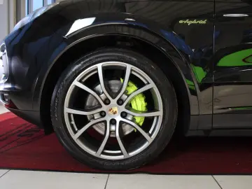PORSCHE Cayenne E-Hybrid Platinum Edition