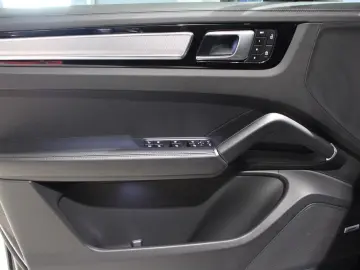 PORSCHE Cayenne E-Hybrid Platinum Edition