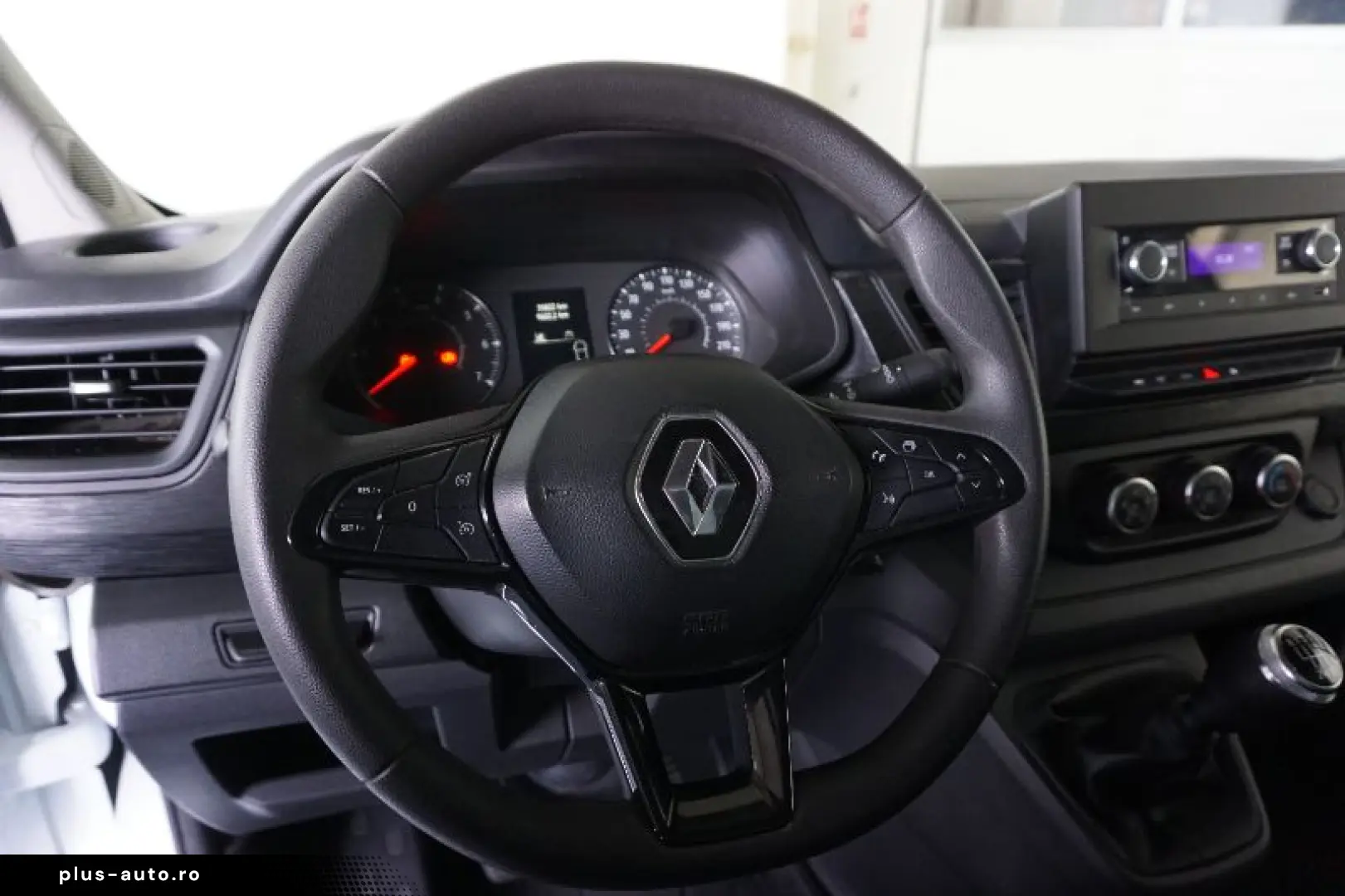 RENAULT TRAFIC 2.0 Blue dCi 110CP L1 Life