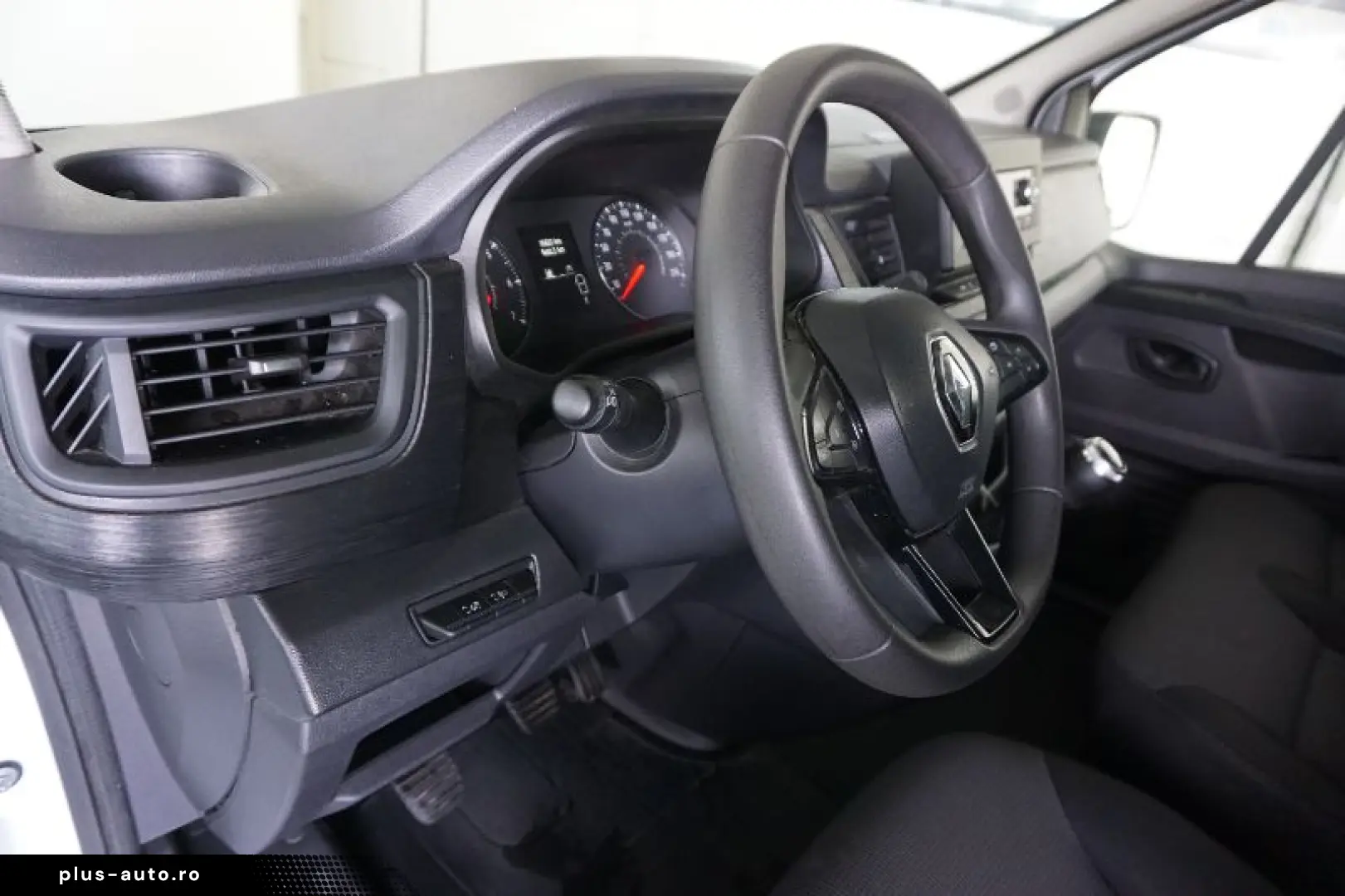 RENAULT TRAFIC 2.0 Blue dCi 110CP L1 Life