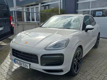 PORSCHE Cayenne Platinum Edition