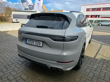 PORSCHE Cayenne Platinum Edition