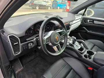 PORSCHE Cayenne Platinum Edition
